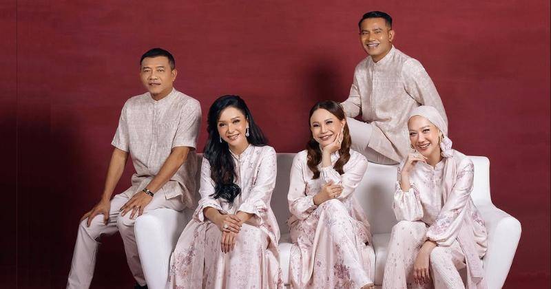 Penampilan Menawan Juri Indonesian Idol Jadi Model Baju Muslim Lokal